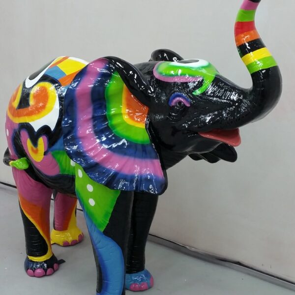 Lebensgroße junger Elefant -  Designer Hochglanz - Pop Art