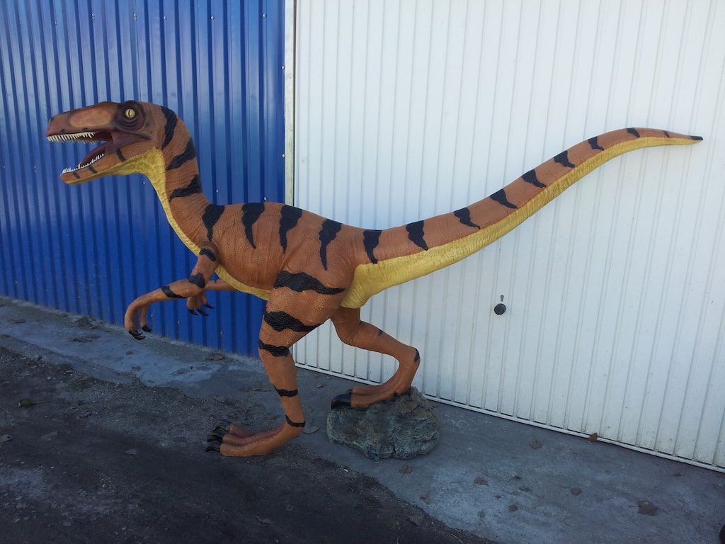 Dinosaurier Velociraptor 282 cm Dekofigur natürliche Größe