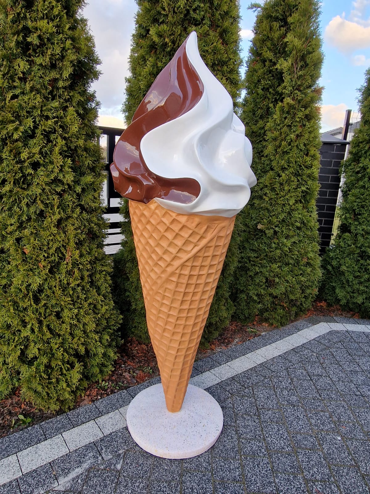 Werbefigur / Gastronomie - Eis in XXL - 195 cm - Eiswaffel