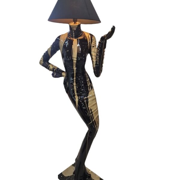 Lampe Figur - Frau 180 cm - Kunstbemalung