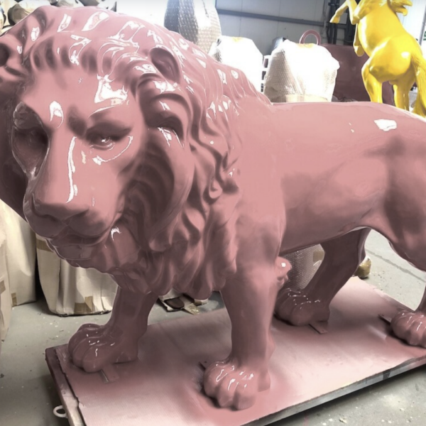 Lebensgroße Löwe - Hochglanz - Pop Art - moderner Roseton