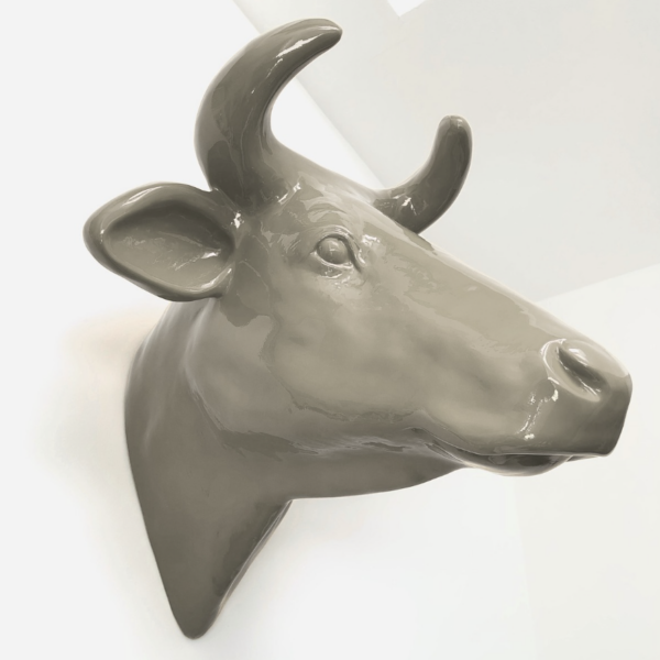 Abstrakte Lebensgroße Kuh-Kopf - Deko Hochglanz - moderner Beigeton Kaschmir