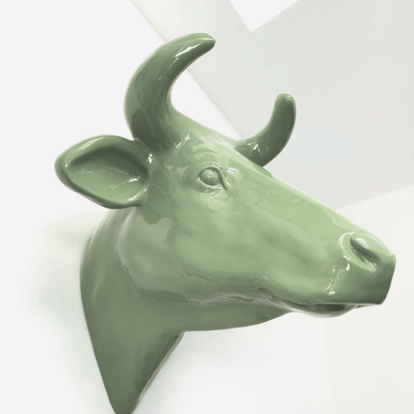 Abstrakte Lebensgroße Kuh-Kopf - Deko Hochglanz - moderne Salbei