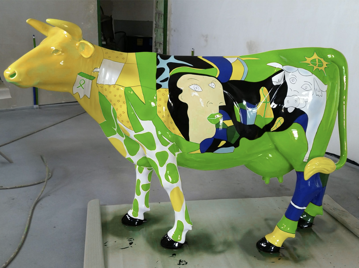Picasso Lebensgroße Kuh - Designer Deko Hochglanz Lack - 210 cm